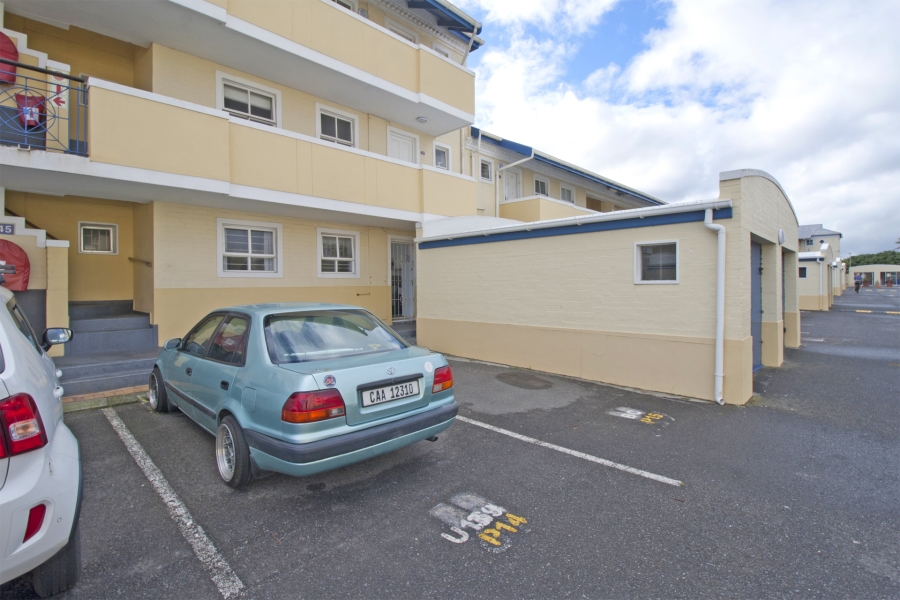 2 Bedroom Property for Sale in Sunnydale Western Cape